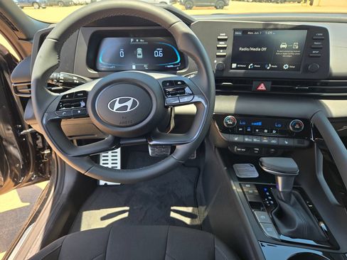 New 2026 Hyundai Elantra SEL Sport Premium FWD image 9
