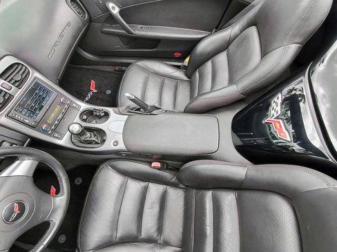 Used 2006 Chevrolet Corvette Convertible w/ Preferred Equipment Group RWD image 10