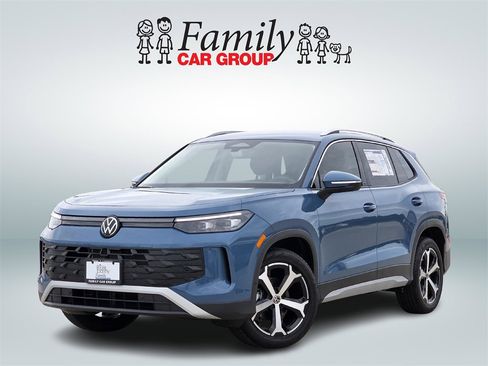 New 2025 Volkswagen Tiguan SE image 1