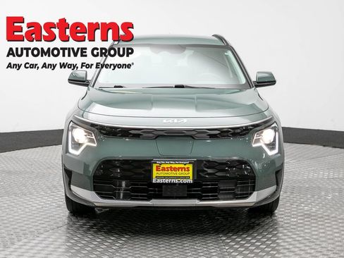Used 2023 Kia Niro Wind w/ Wind Preserve Package FWD image 2
