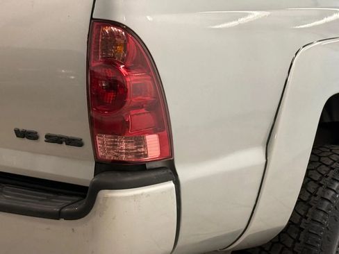 Used 2008 Toyota Tacoma Pickup 4D 6 ft image 10