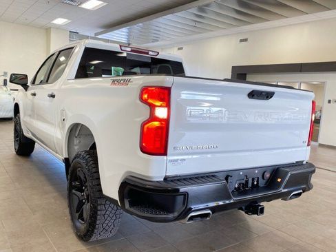 Used 2024 Chevrolet Silverado 1500 LT Trail Boss w/ Convenience Package II AWD/4WD image 5