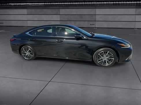 Certified 2025 Lexus ES 300h w/ Premium Package image 9