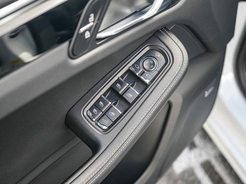 Used 2024 Porsche Macan image 20