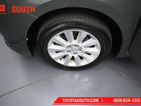 Used 2014 Toyota Sienna LE AWD/4WD image 31