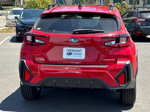 Used 2025 Subaru Crosstrek 2.0i Premium image 5