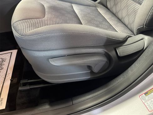 Certified 2018 Kia Niro LX image 13