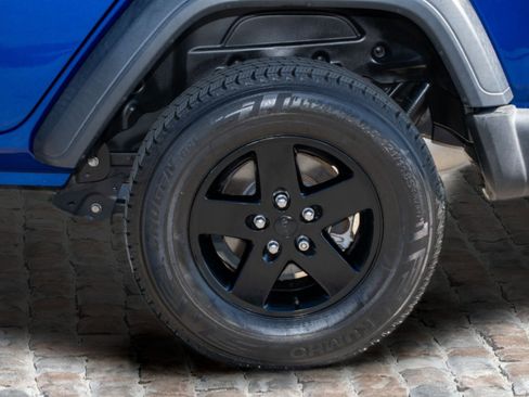 Used 2018 Jeep Wrangler Unlimited Sport image 36