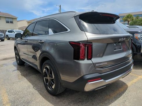 Used 2026 Kia Sorento EX w/ EX Premium Package FWD image 3