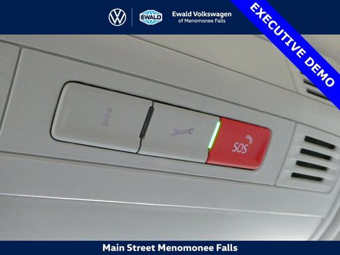 New 2025 Volkswagen Taos SE image 22