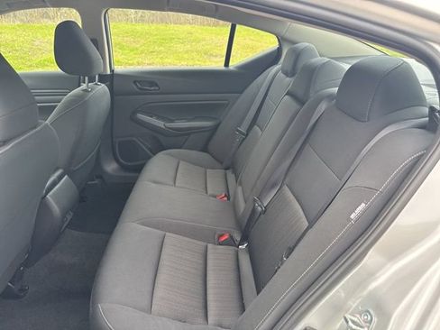 Used 2025 Nissan Altima 2.5 SV FWD image 13