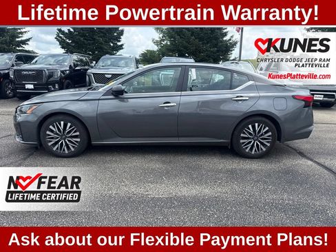 Used 2025 Nissan Altima 2.5 SV FWD image 7