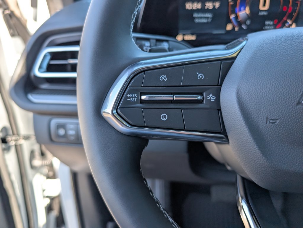New 2027 Chevrolet Traverse LT w/ Driver Confidence Package FWD image 17