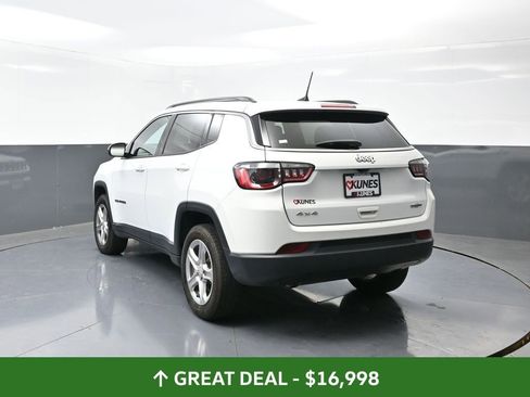 Used 2023 Jeep Compass Latitude image 12