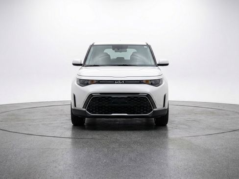 Used 2025 Kia Soul LX w/ LX Technology Package image 2