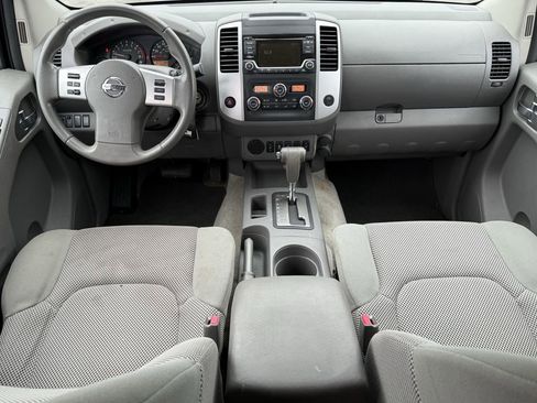 Used 2015 Nissan Frontier SV w/ SV Value Truck Package RWD image 23