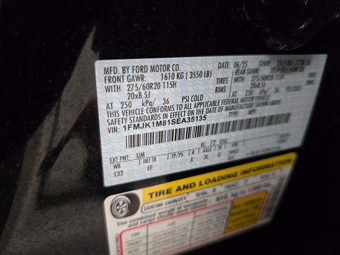 Used 2025 Ford Expedition Max Platinum AWD/4WD image 17