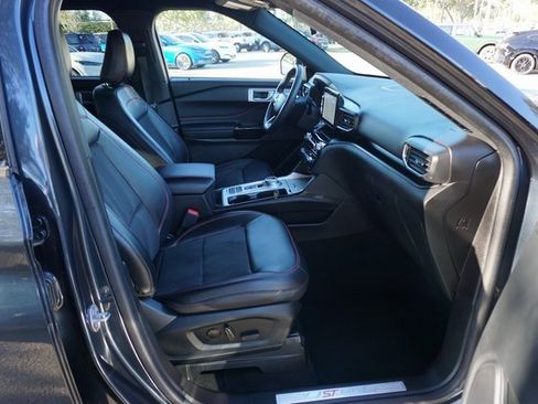 Certified 2023 Ford Explorer ST-Line w/ Class IV Trailer Tow Package image 3