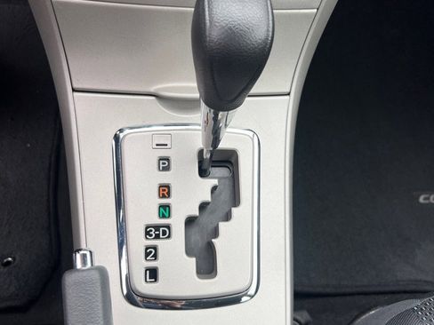 Used 2010 Toyota Corolla image 29