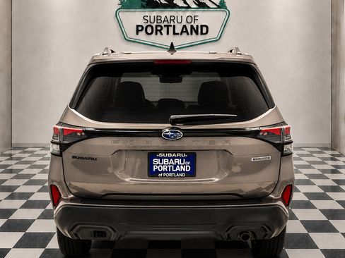 Used 2025 Subaru Forester Touring w/ Popular Package - Touring AWD/4WD image 6