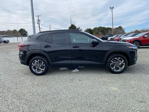 New 2026 Chevrolet Trax LT w/ Driver Confidence Package image 2