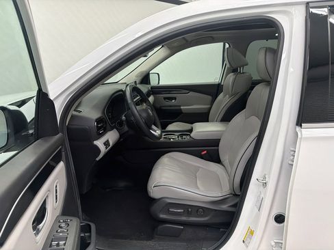 Used 2025 Honda Pilot Elite image 9