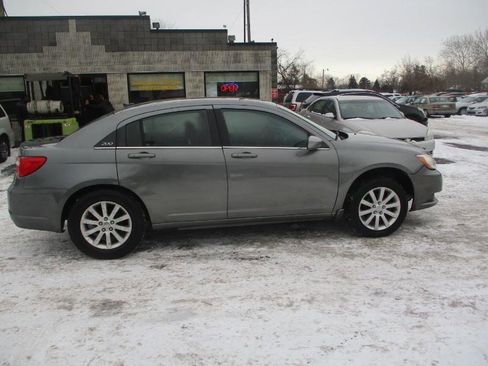 Used 2012 Chrysler 200 Touring image 2