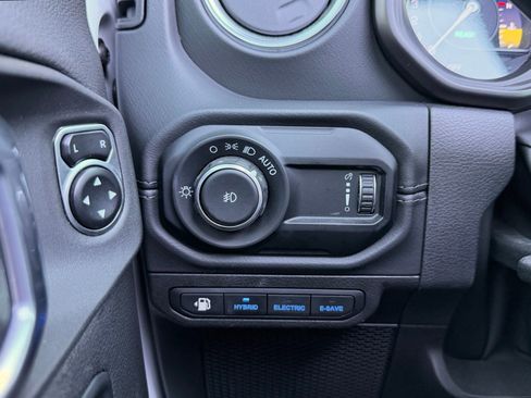 Used 2024 Jeep Wrangler High Altitude AWD/4WD image 22