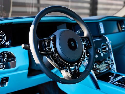 Used 2025 Rolls-Royce Cullinan image 41