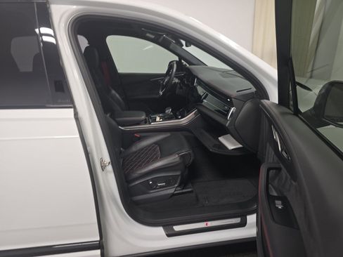 Used 2025 Audi SQ7 Prestige image 11