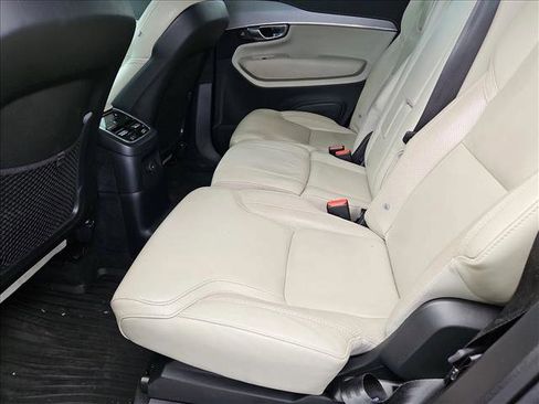 Used 2022 Volvo XC90 T8 R-Design w/ Advanced Package image 19