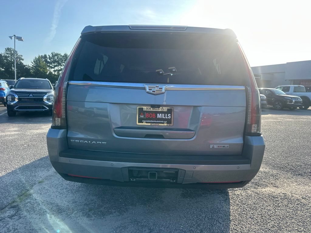Used 2020 Cadillac Escalade ESV Luxury RWD image 4
