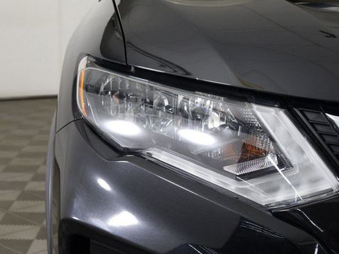 Used 2019 Nissan Rogue SV image 11