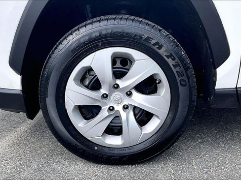Certified 2024 Toyota RAV4 LE AWD/4WD image 7
