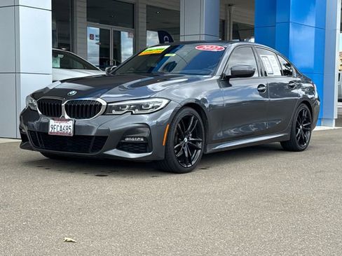 Used 2022 BMW 330i Sedan w/ M Sport Package RWD image 8