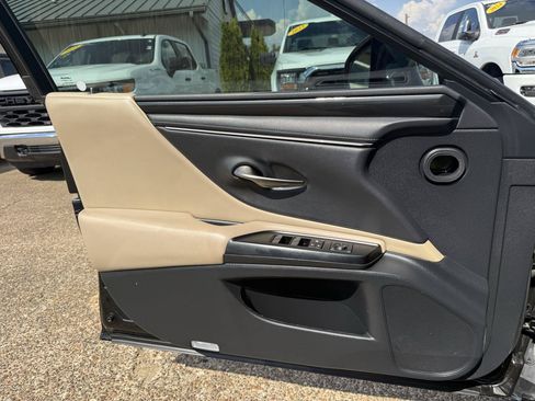 Used 2020 Lexus ES 350 w/ Accessory Package 2 FWD image 11