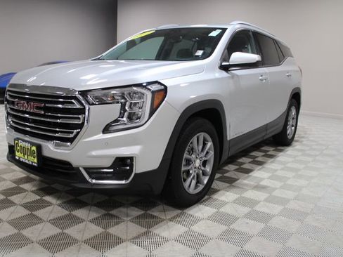 Certified 2022 GMC Terrain SLT w/ Tech Package image 8