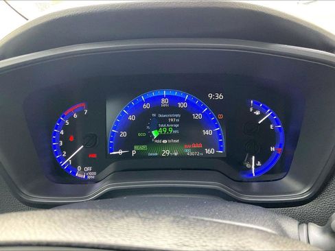 Used 2020 Toyota Corolla LE image 21