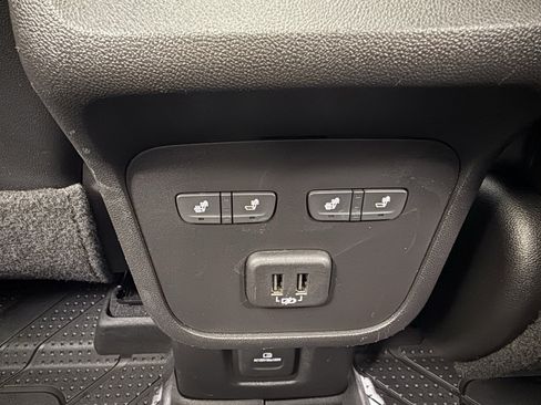 Used 2020 Chevrolet Equinox Premier image 26