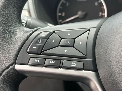 Used 2024 Nissan Altima 2.5 SV FWD image 15