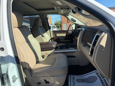 Used 2015 RAM 1500 Laramie w/ Convenience Group AWD/4WD image 18
