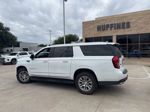 Used 2023 GMC Yukon XL Denali RWD image 12