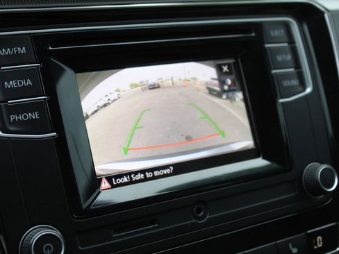 Used 2016 Volkswagen Passat 1.8T R-Line w/ R-Line Lighting Package image 19