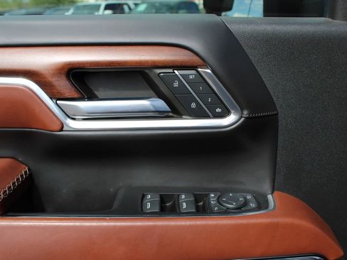 Used 2024 GMC Sierra 2500 Denali Ultimate image 17