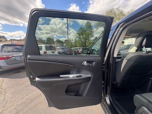 Used 2012 Dodge Journey SXT w/ Flexible Seating Group image 17