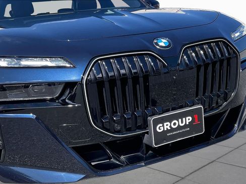 Used 2024 BMW 760i xDrive w/ Executive Package AWD/4WD image 31