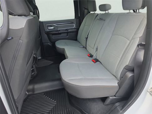 Used 2023 RAM 2500 Big Horn w/ Level 1 Equipment Group image 32