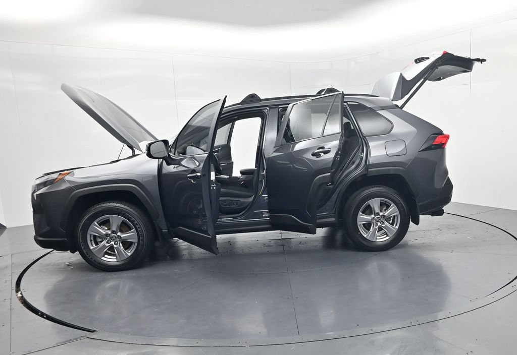 Used 2025 Toyota RAV4 XLE w/ Convenience Package FWD image 65