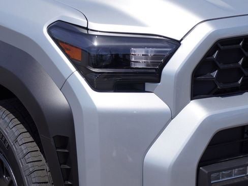 New 2026 Toyota 4Runner TRD Off-Road Premium AWD/4WD image 3