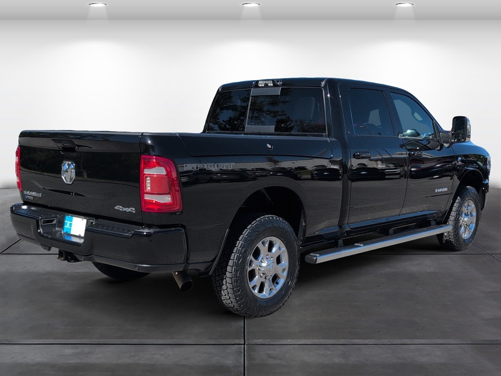 Used 2023 RAM 3500 Laramie AWD/4WD image 5